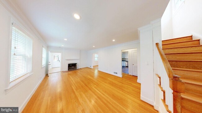 Building Photo - 11 Indian Spring Dr