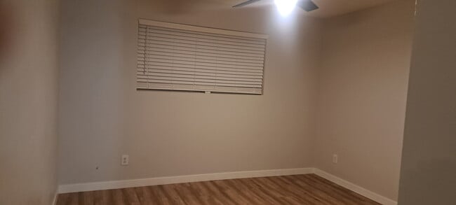 Building Photo - 2806 S Mill Ave