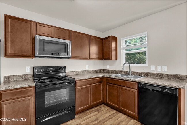 Building Photo - 201 Bungalow Rd