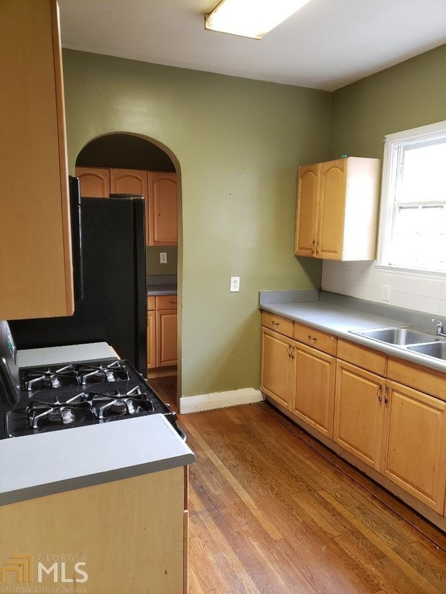 Building Photo - 586 Shannon Dr SW