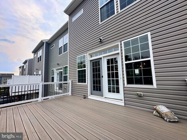 Building Photo - 3022 Osprey Way