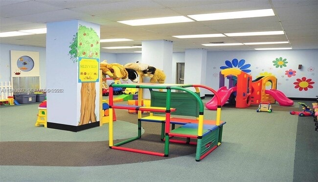 Building Photo - 900 Bay Dr