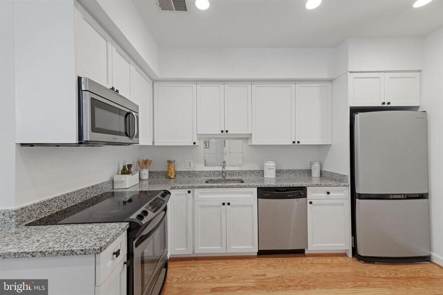 Building Photo - 1314 Massachusetts Ave NW