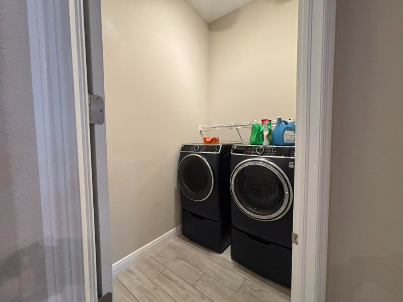 Building Photo - 415 4th Ave SW