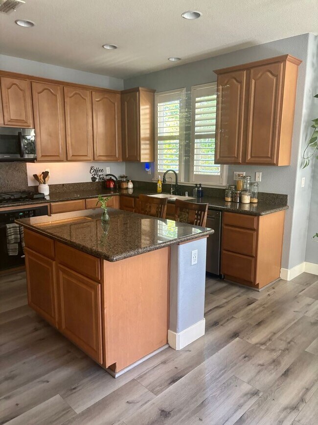 Building Photo - Cute As A Bug 3/2 Natomas Home!  (Please see attached info for viewings!