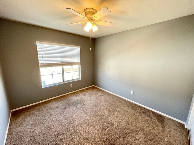 Building Photo - Beautiful 3B/2.5BA House w/ Large Yard, W/...