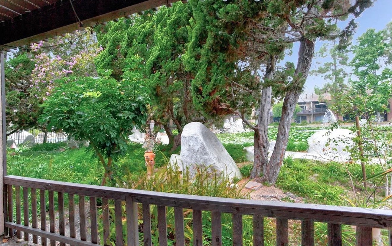 Building Photo - 7890 E Spring St