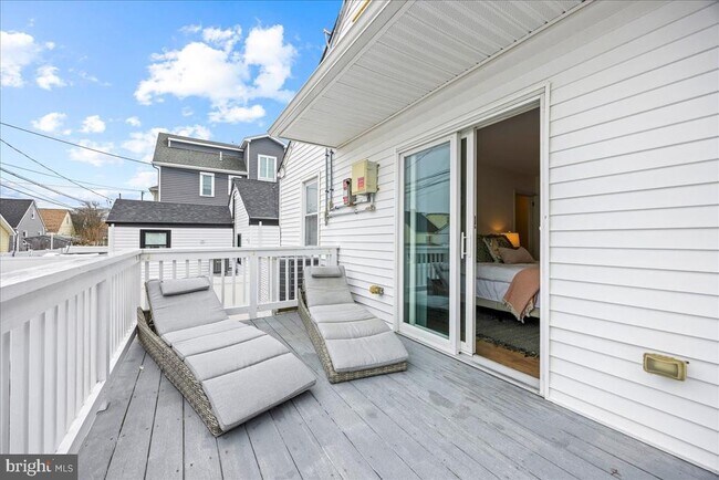 Building Photo - 208 N Lancaster Ave