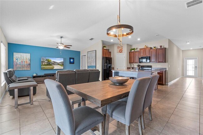 Building Photo - 17110 White Mangrove Dr