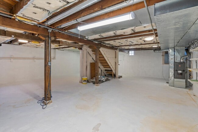 Building Photo - Well-Maintained Tacoma Brick home in Convenient Location