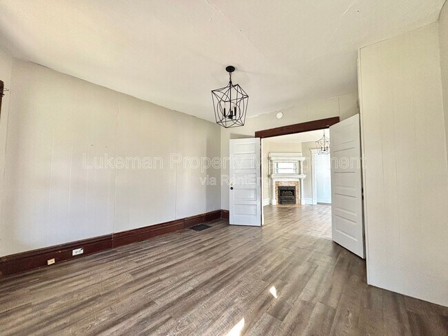 Building Photo - 610-612 West Kalamazoo Avenue