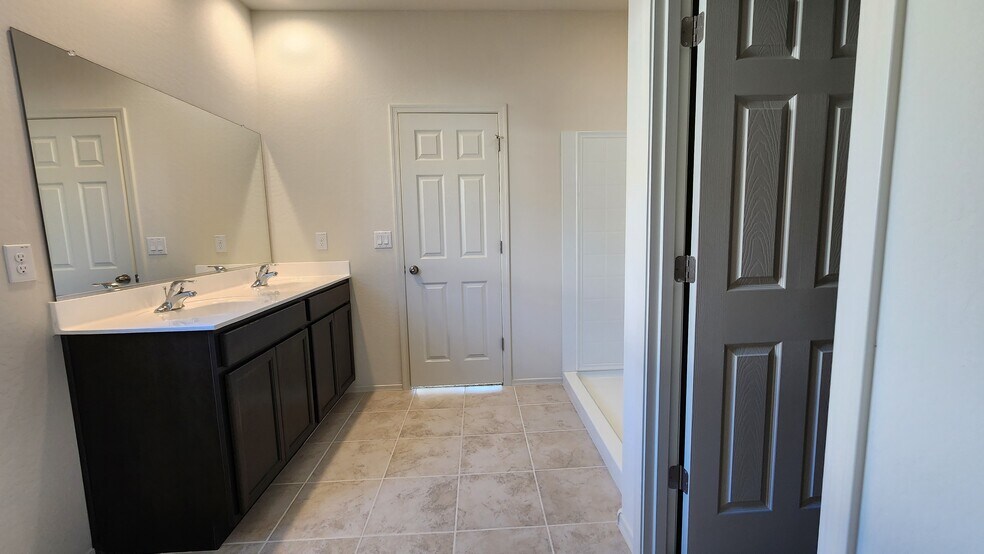 MB bathroom - 24615 W Flores Dr