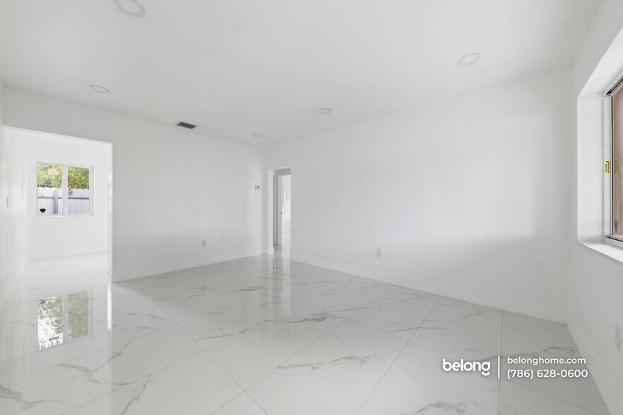 Building Photo - 801 NW 109th St