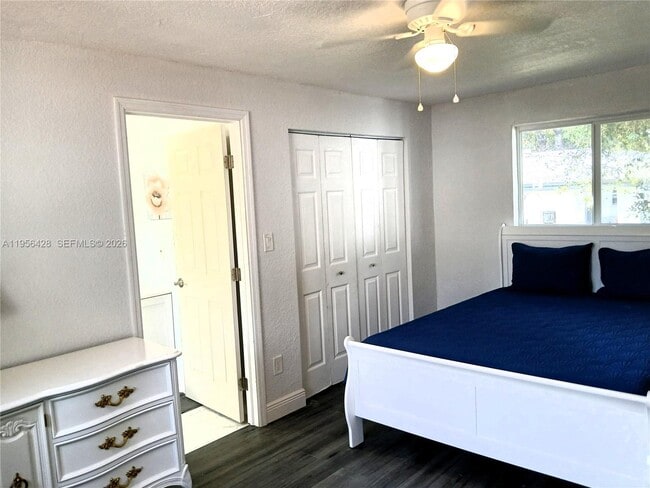 Building Photo - 510 NW 47th St