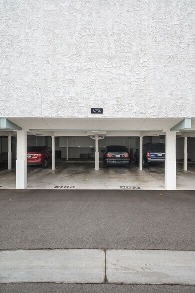 Building Photo - 4732 Park Granada