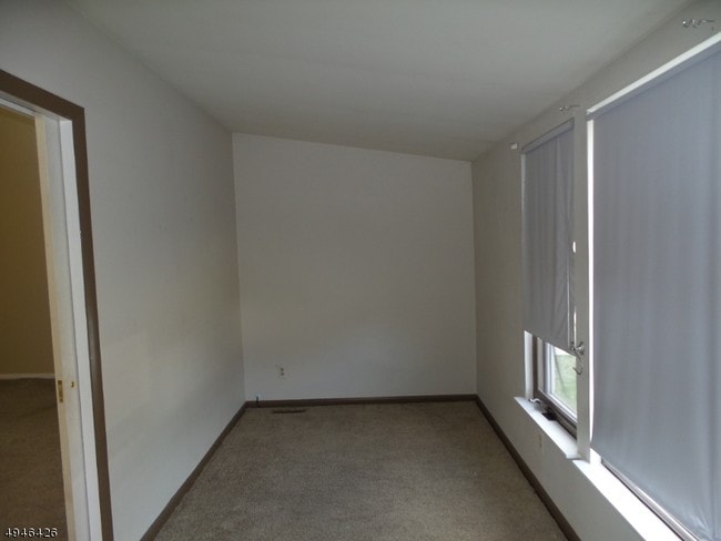Building Photo - 405 Mohegan Cir