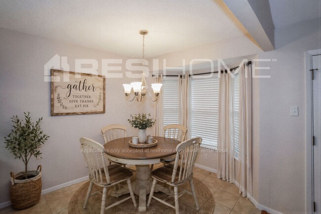 Building Photo - 6009 Marigold Dr