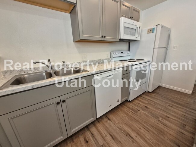 Building Photo - Qualify With 2.5x Rent in Income. Plus Hal...