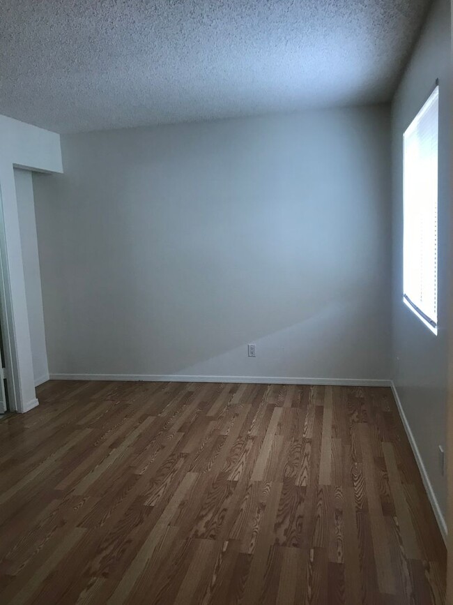 Building Photo - One Bedroom Tempe Condo $1,100.00 Near ASU...