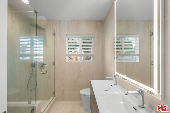 Building Photo - 11619 Francis Pl