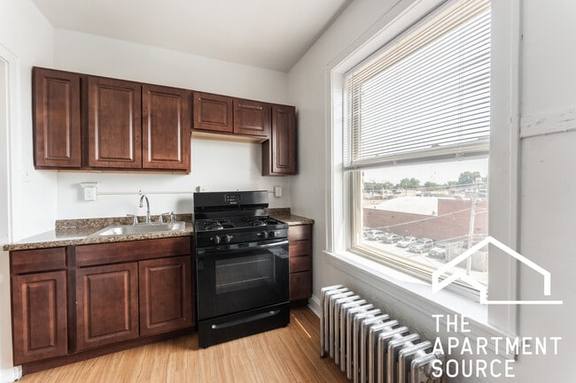 Building Photo - 2107 Grove Ave