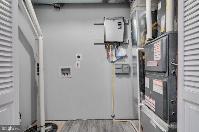 Building Photo - 3312 D St SE