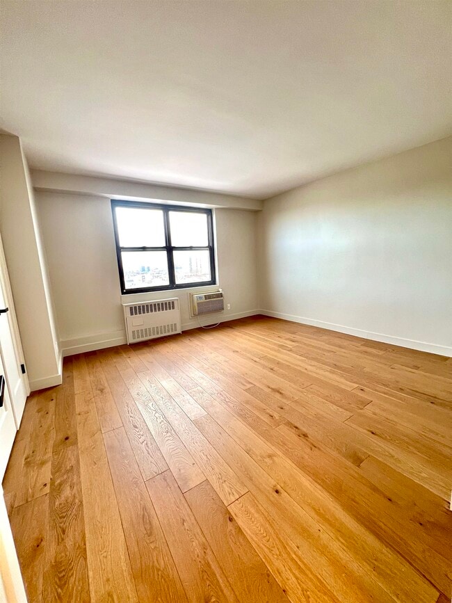 Building Photo - 500 Central Ave