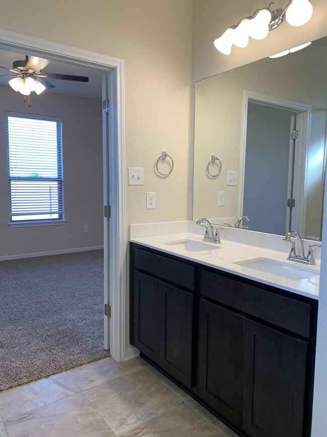 Building Photo - 4728 Fawn Valley Dr