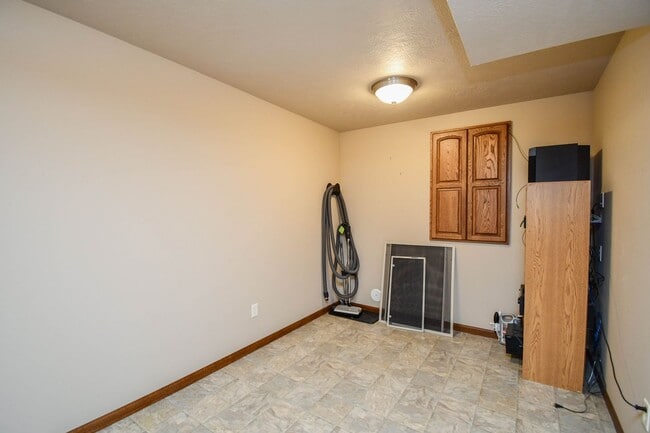Building Photo - 3908 W 89th St