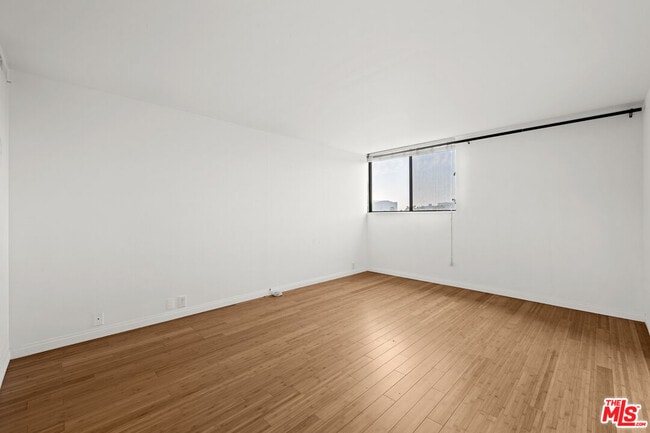 Building Photo - 10535 Wilshire Blvd