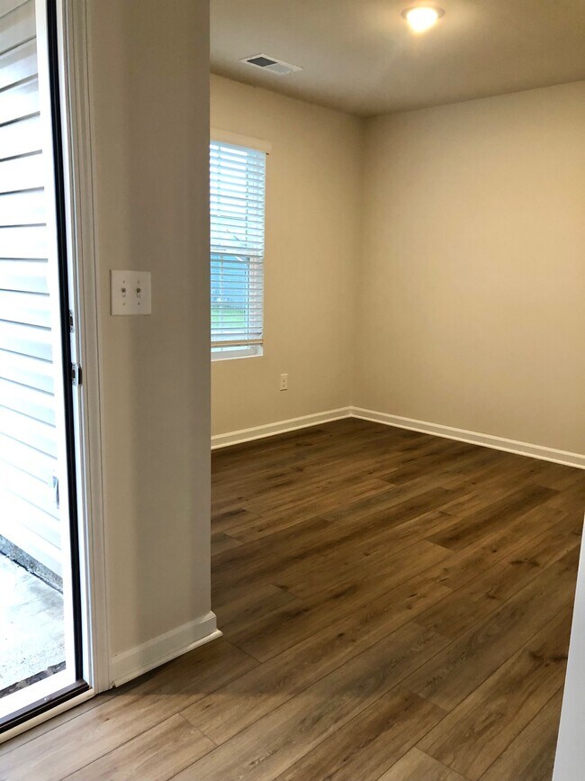 Building Photo - 6014 Red Pheasant Dr
