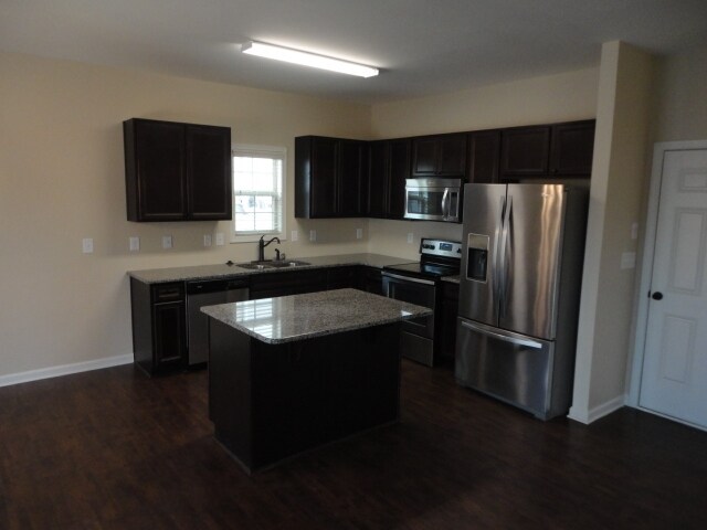 Building Photo - 425 Hardaway Pt