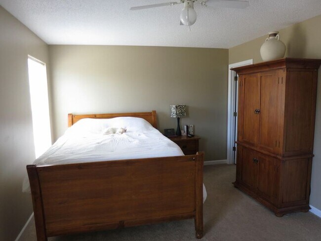 Building Photo - 3604 Churchill Dr