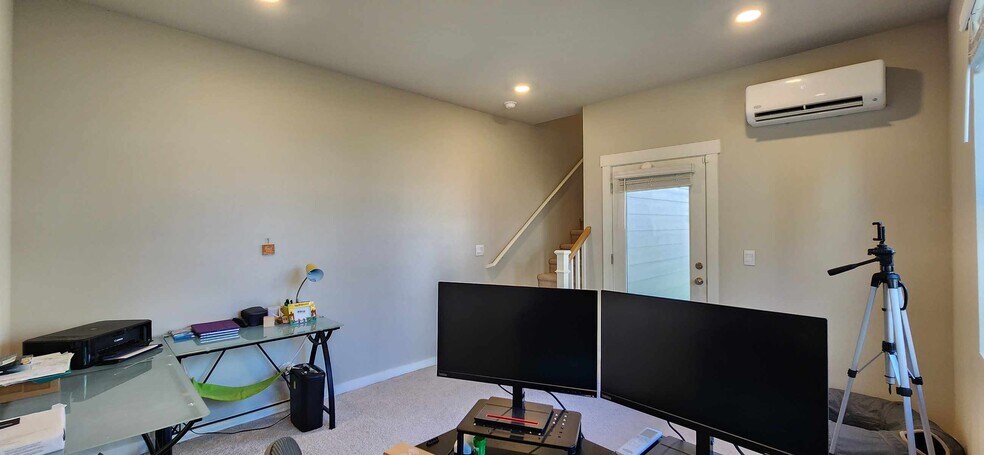 Building Photo - 13114 13th Park W