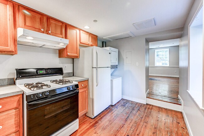 Building Photo - 802 Oella Ave