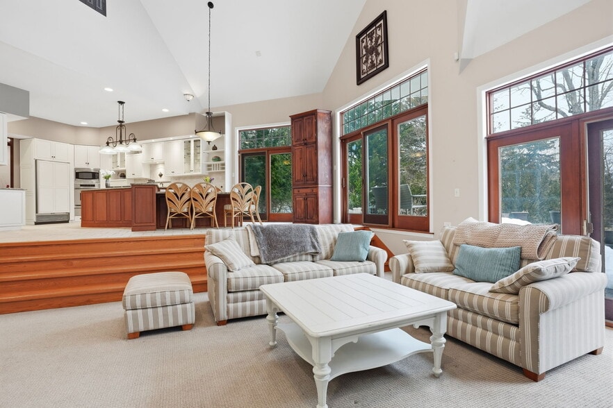 Building Photo - 244 Mathers Rd