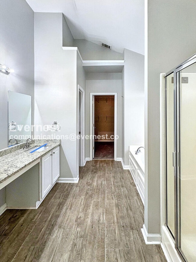 Building Photo - 2768 Summit Pkwy SW