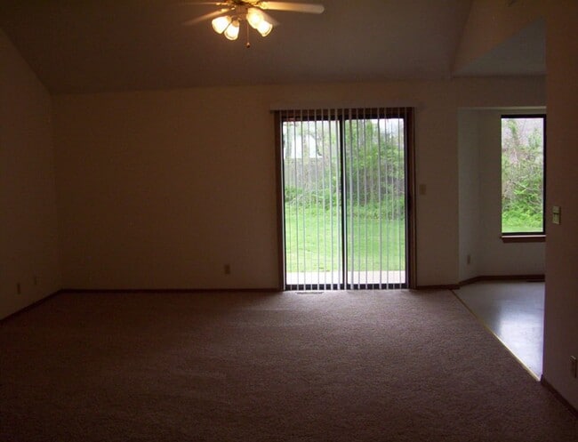 Building Photo - 3094 S Overhill Ct