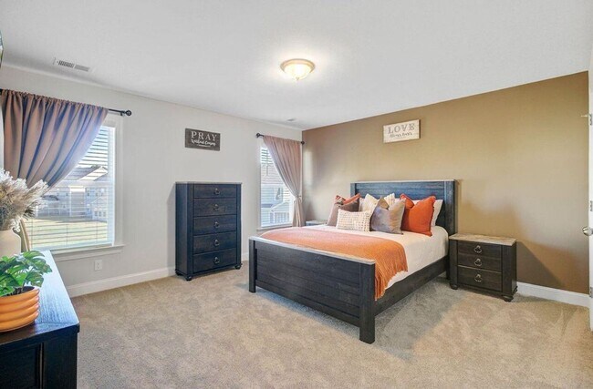 Building Photo - 3 Bedroom, 2.5 Bathroom Home in Oakley Pointe - Moncks Corner