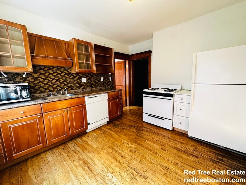 Building Photo - 12 Peters St