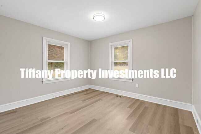 Building Photo - 119 N Jack St