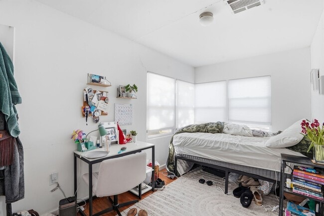 Building Photo - 811 Mission St