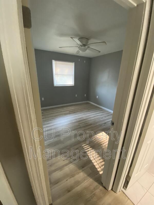 Building Photo - 333 S Steffler St