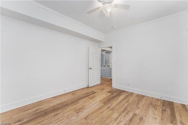 Building Photo - One-of-a-Kind 6-Bedroom Property