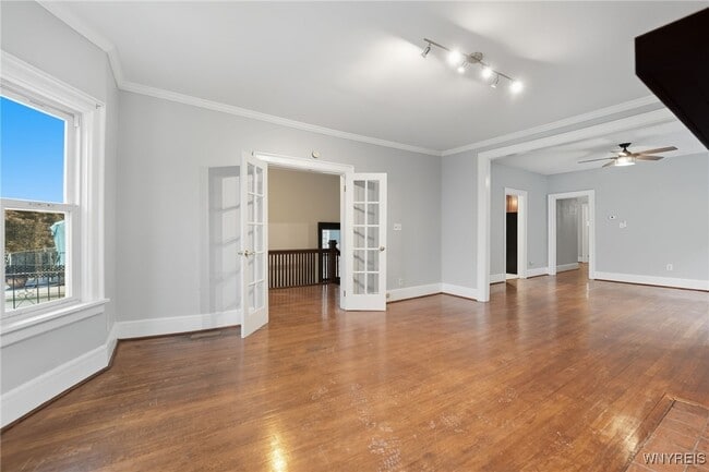 Building Photo - 449 Bird Ave