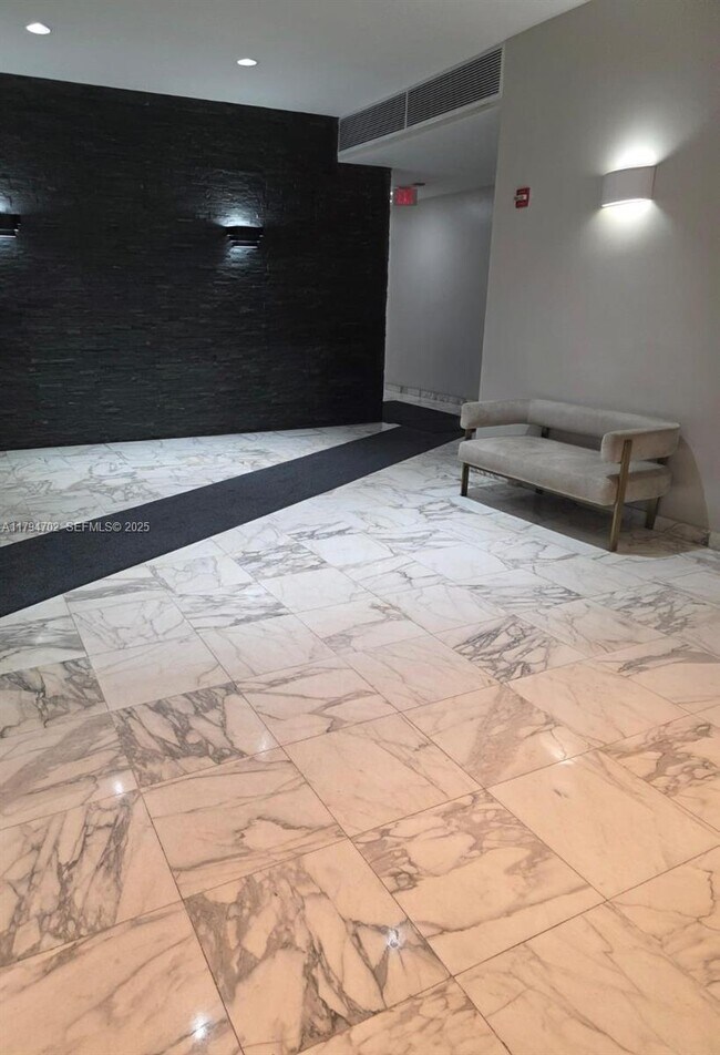 Building Photo - 9225 Collins Ave