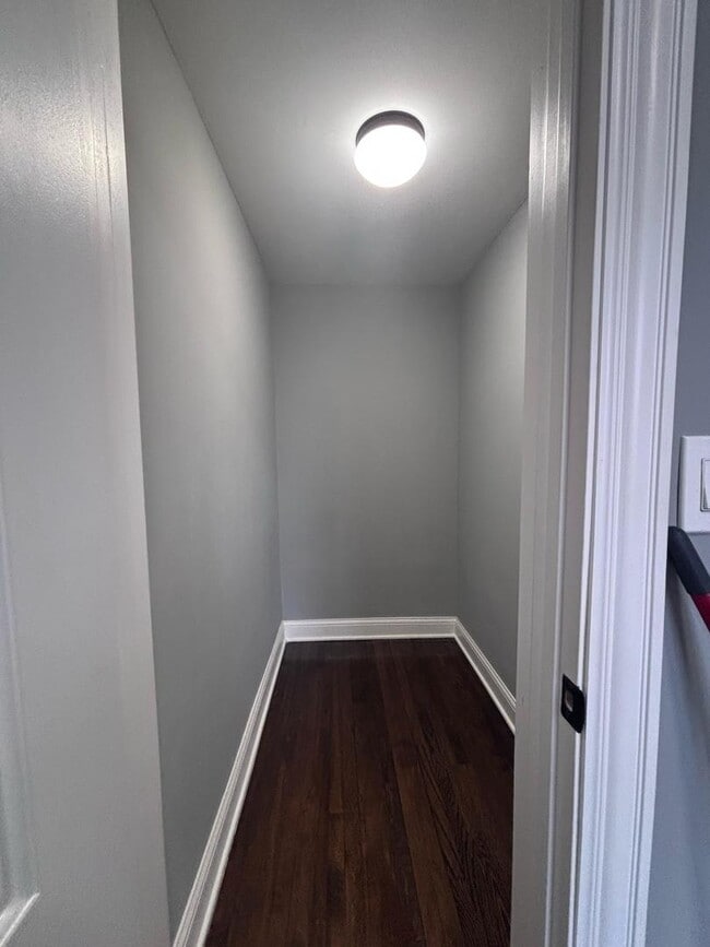 Building Photo - 1826 S Springfield Ave