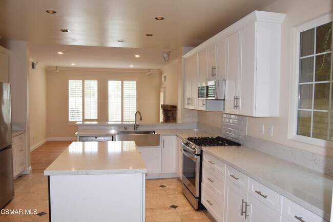 Building Photo - 2324 Solway Ct