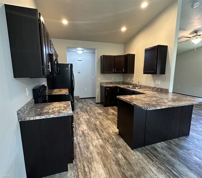 Building Photo - 3 br, 2 bath House - Southwoods Villas Sou...