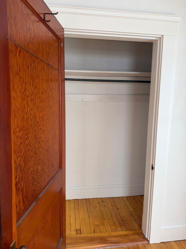 Building Photo - 248 N Main St